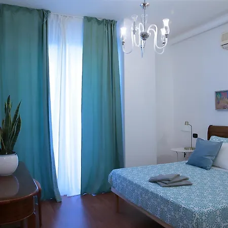 L.t. Savoia Palace Affittacamere Bari